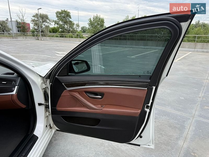 Седан BMW 5 Series 2015 в Киеве