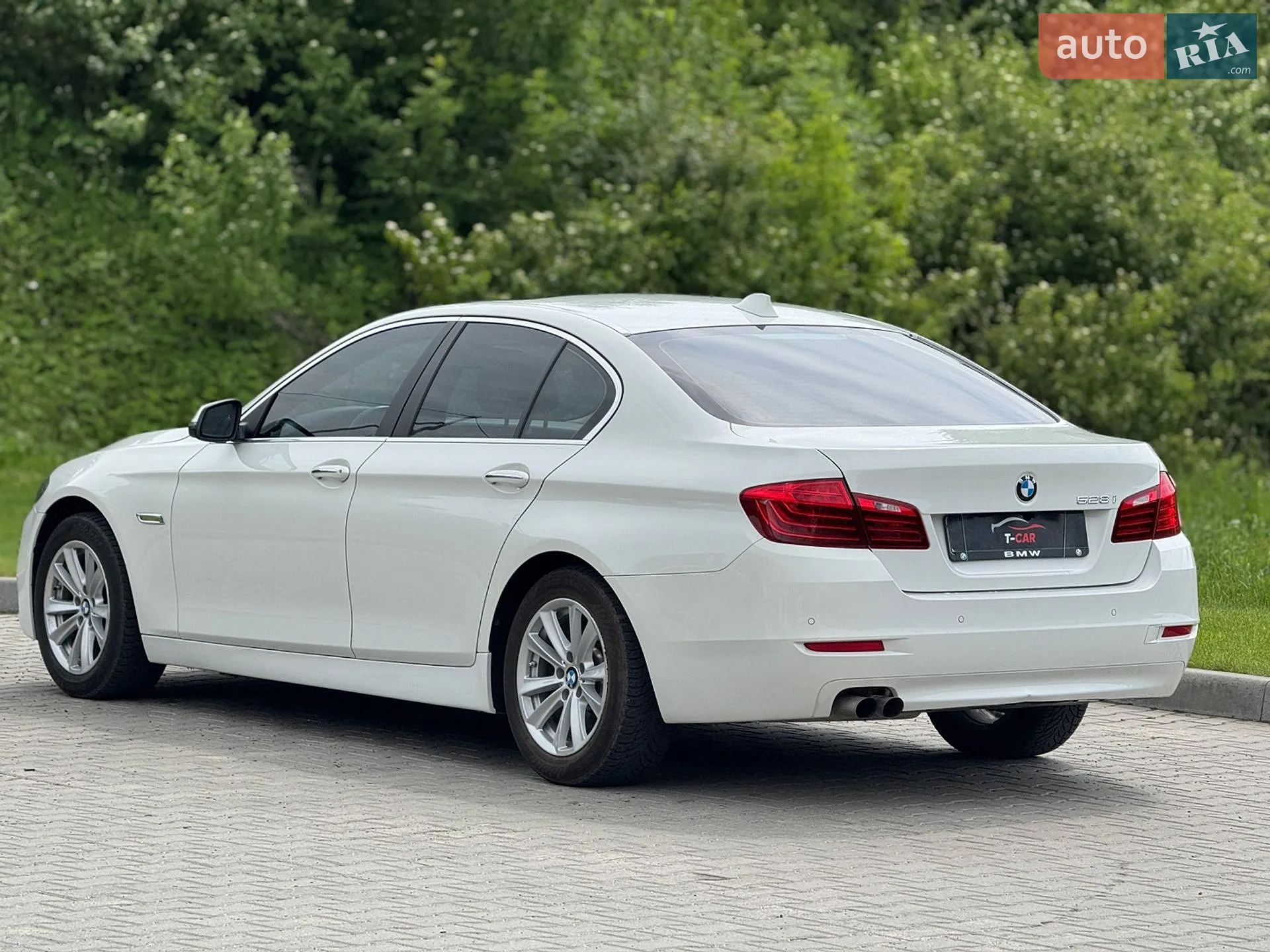 2016 BMW 5er - мініатюра 16