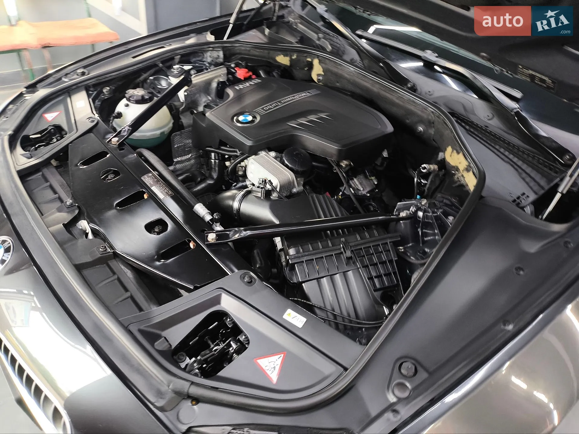 2011 BMW 5er - мініатюра 91