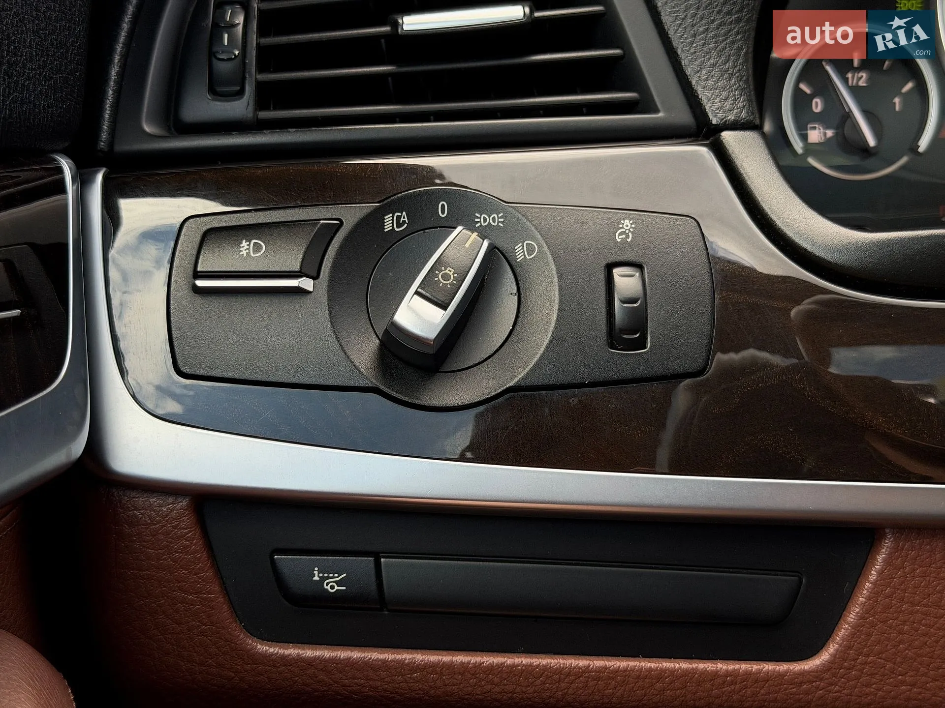 2012 BMW 5er - мініатюра 23
