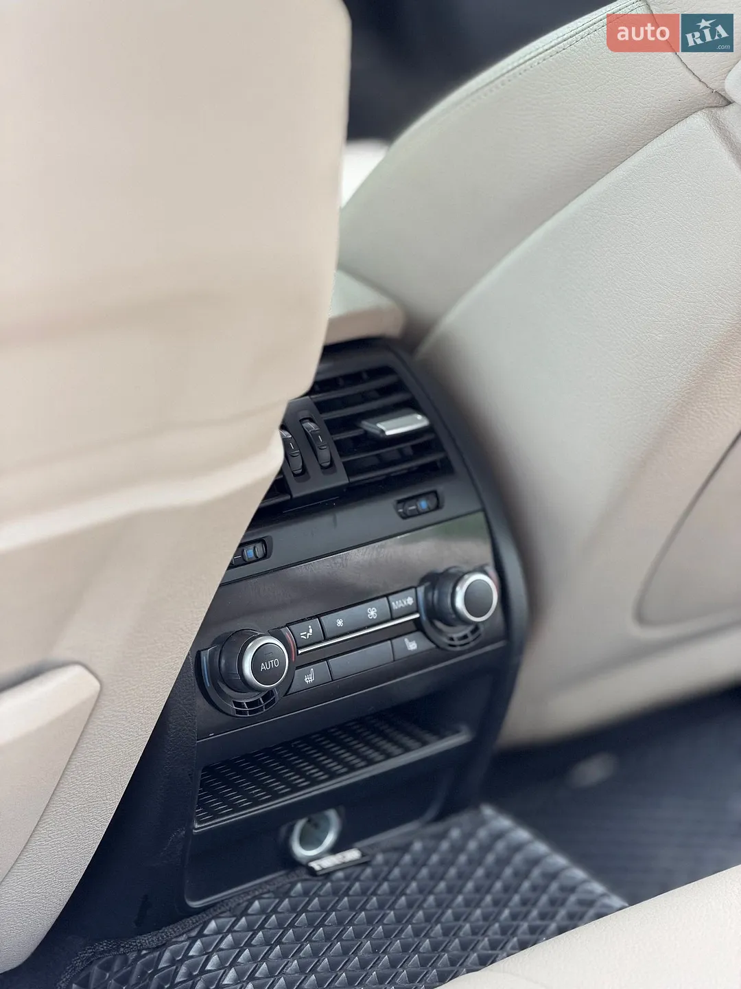 2010 BMW 5er - мініатюра 25