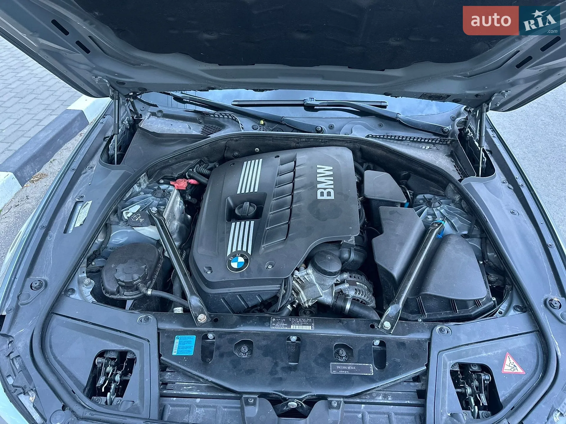 2010 BMW 5er - мініатюра 37