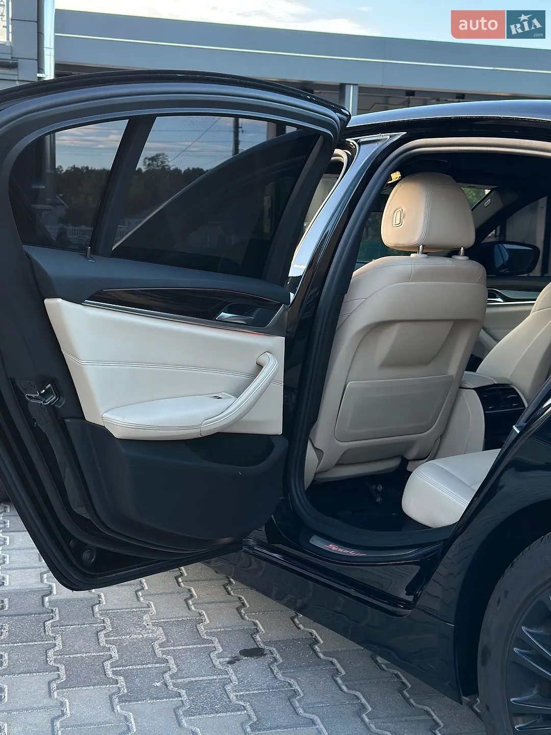 2017 BMW 5er - мініатюра 18