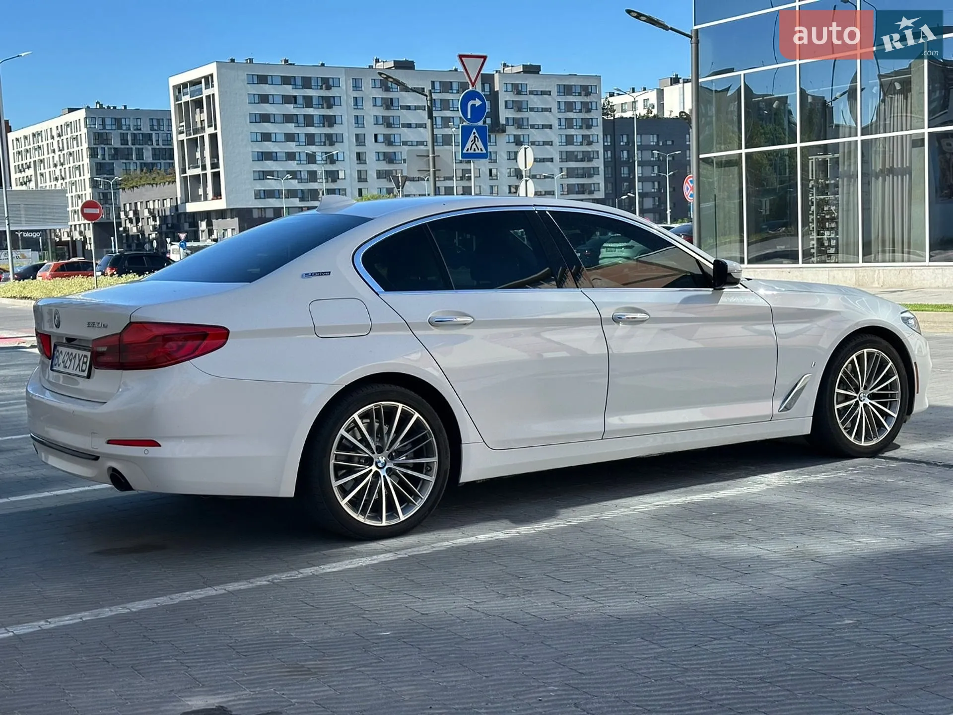 2017 BMW 5er - мініатюра 2