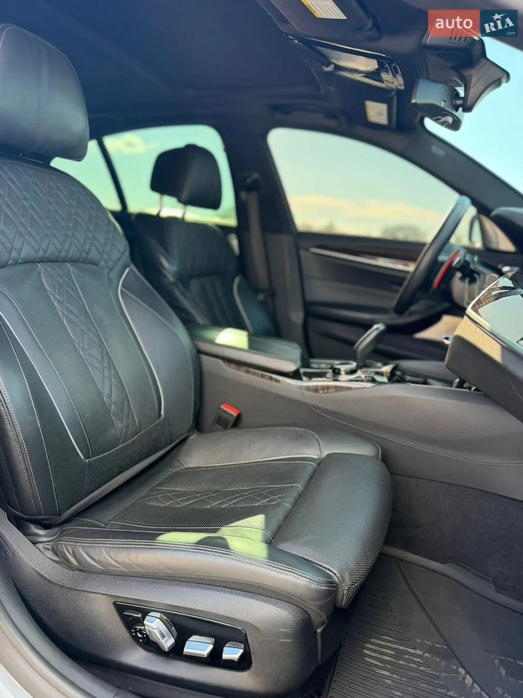 2017 BMW 5er - мініатюра 16