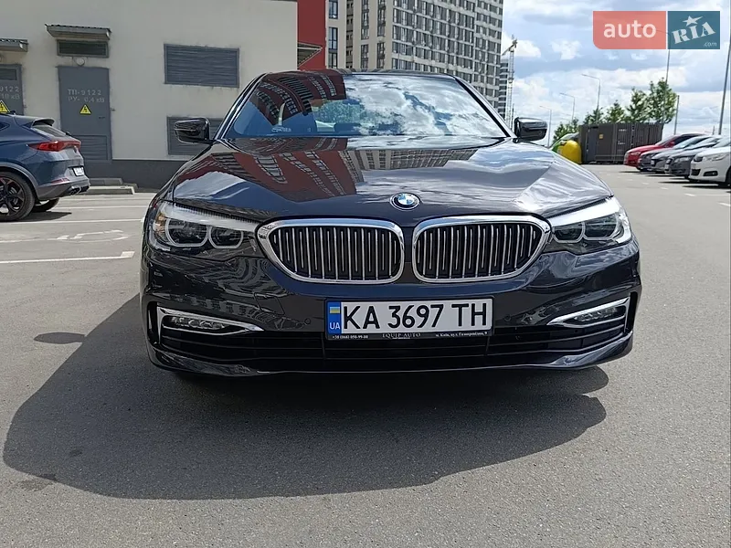BMW 5 Series 2019 VIN WBAJE7C55KWW25433 фото оголошення 21 з 68