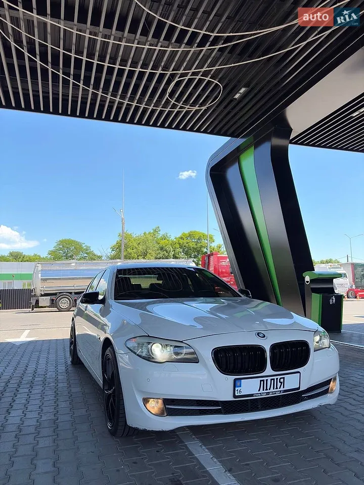 2010 BMW 5er - мініатюра 18