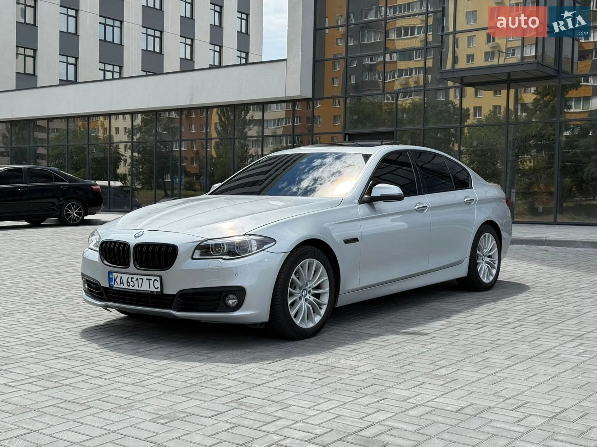BMW 5 Series 2015 VIN WBA5E710XGG156530 фото оголошення 2 з 38