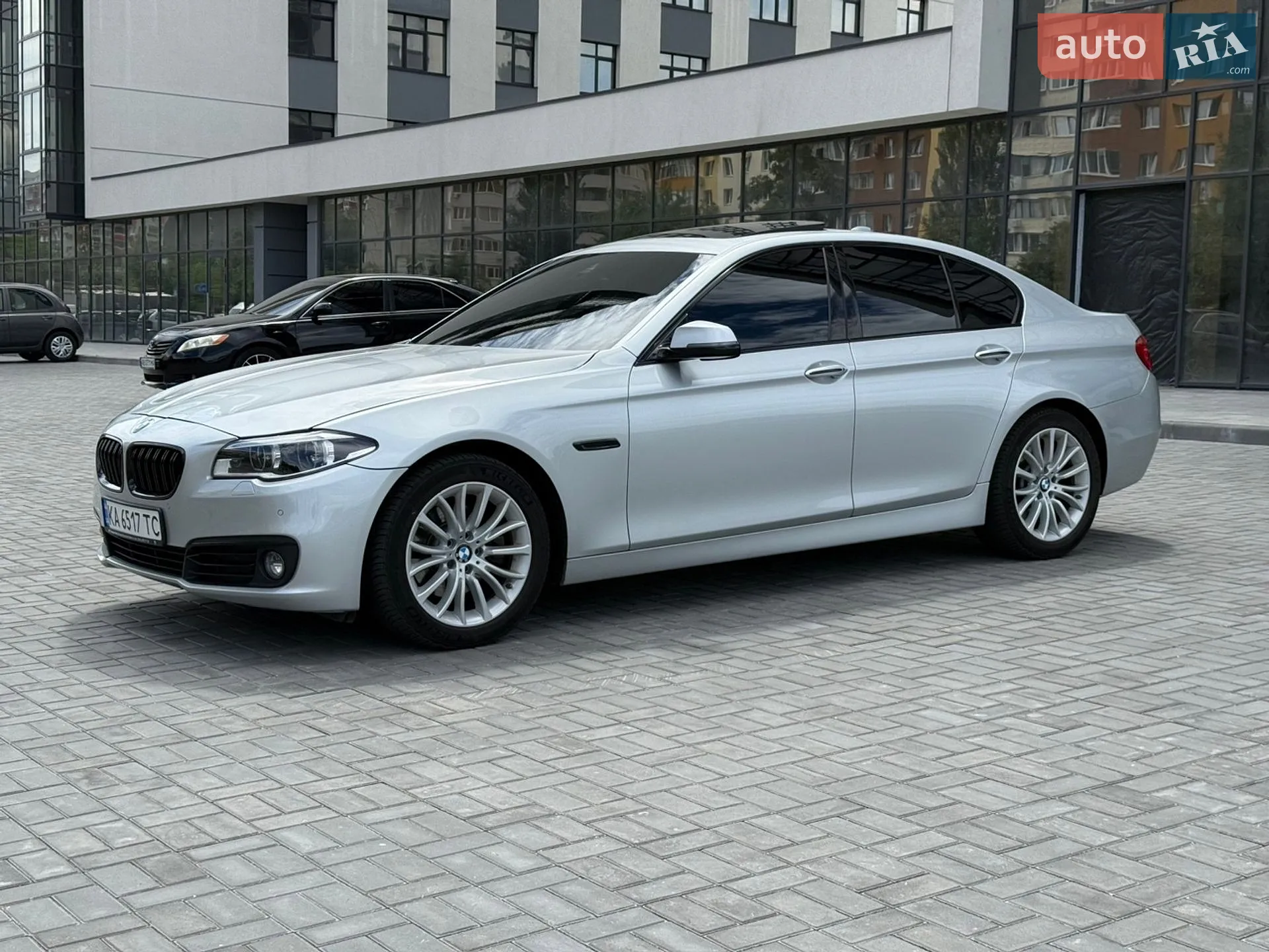 BMW 5 Series 2015 VIN WBA5E710XGG156530 фото оголошення 13 з 38