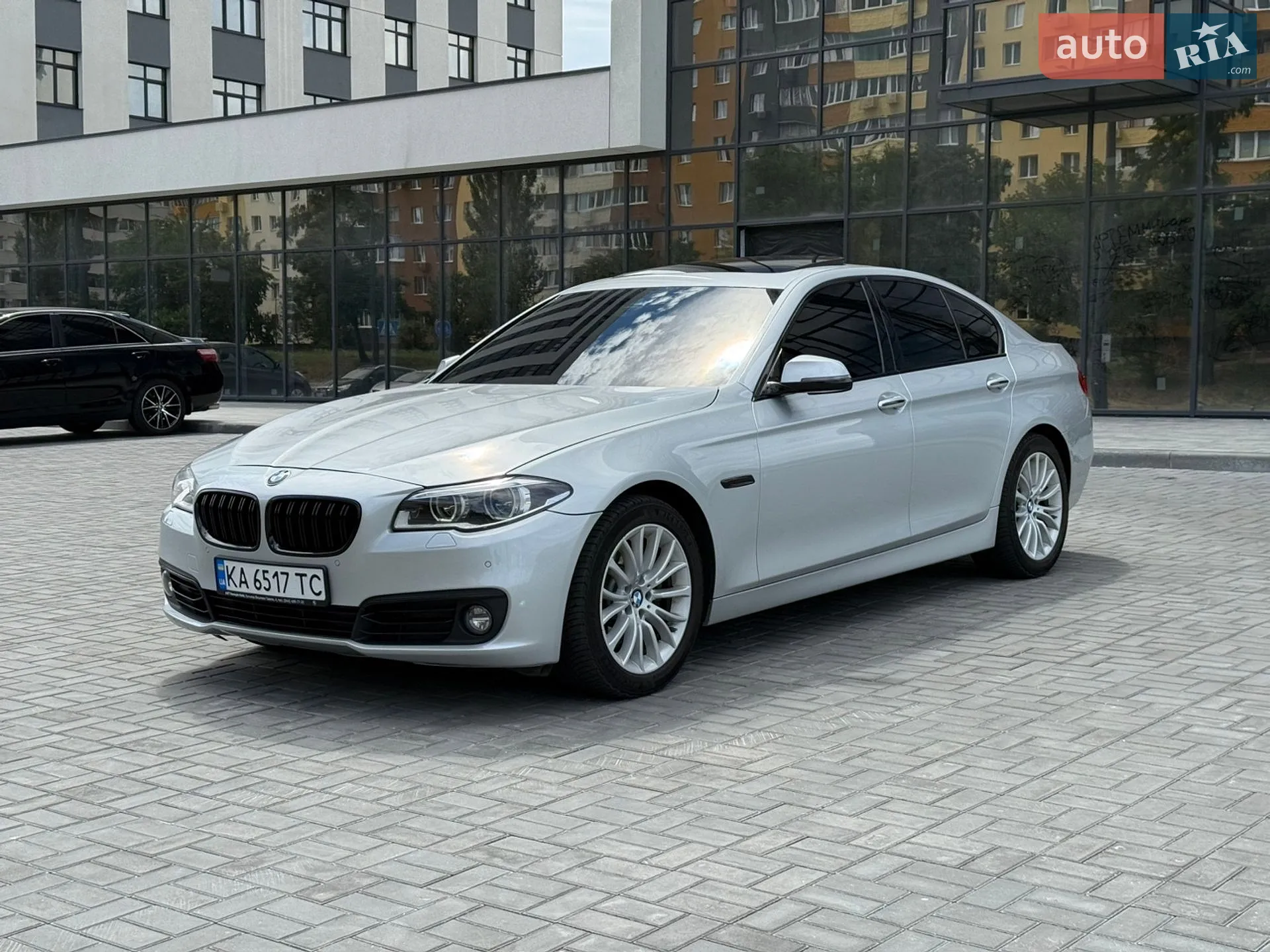 BMW 5 Series 2015 VIN WBA5E710XGG156530 фото оголошення 14 з 38