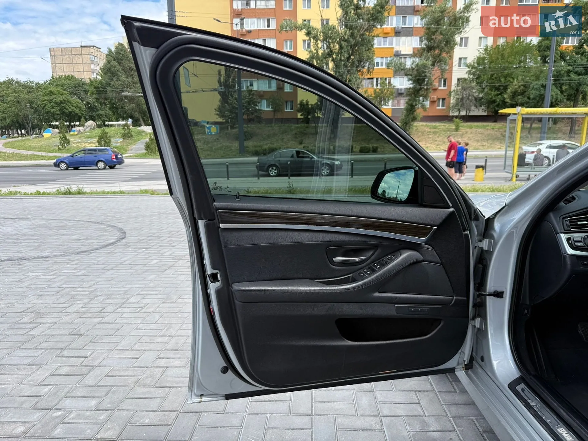 BMW 5 Series 2015 VIN WBA5E710XGG156530 фото оголошення 19 з 38
