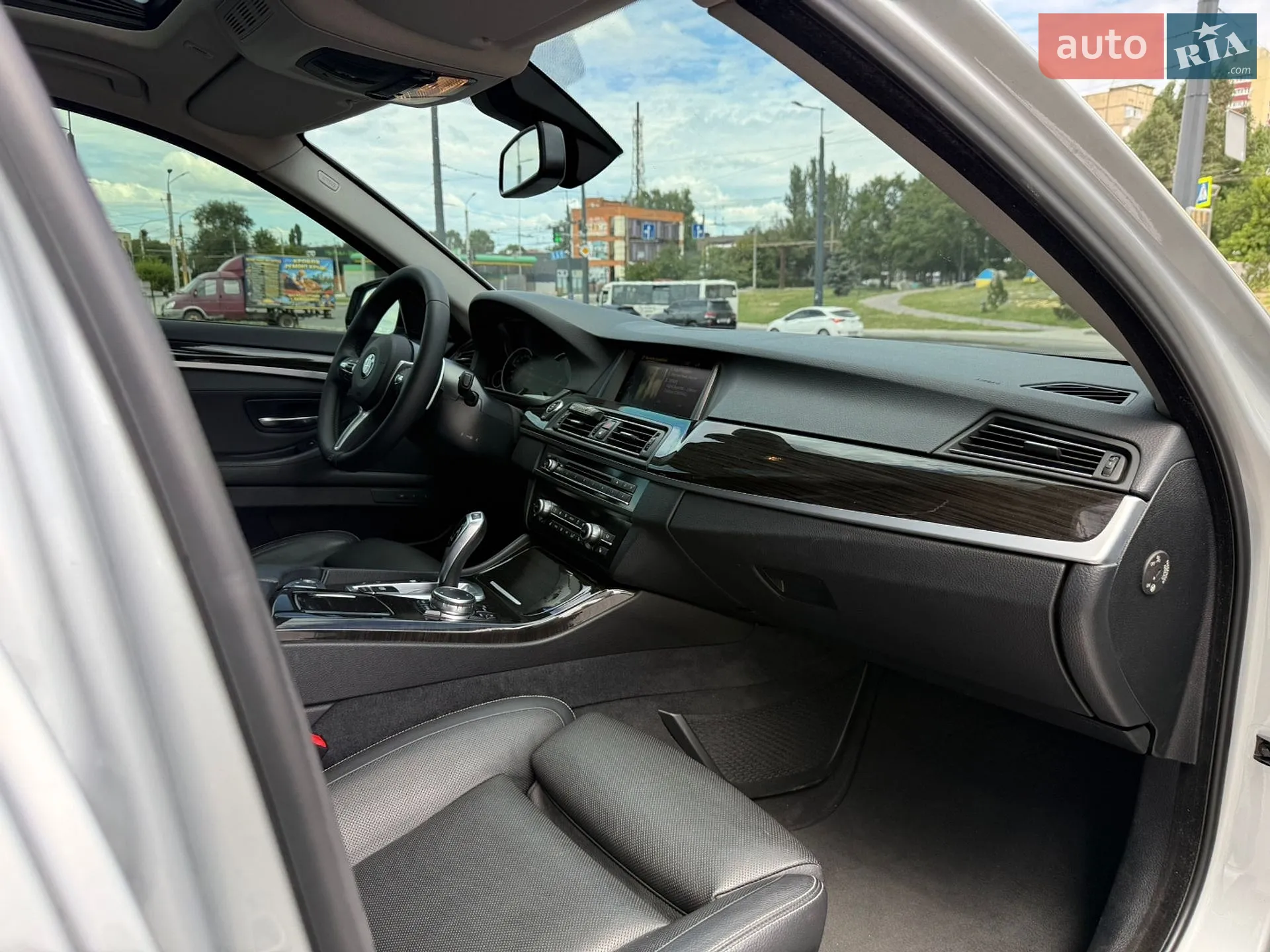 BMW 5 Series 2015 VIN WBA5E710XGG156530 фото оголошення 24 з 38