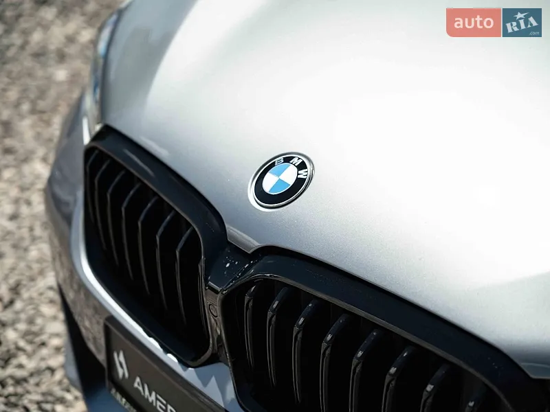 BMW 5 Series 2019 VIN WBAJA9C50KB392639 фото оголошення 12 з 81
