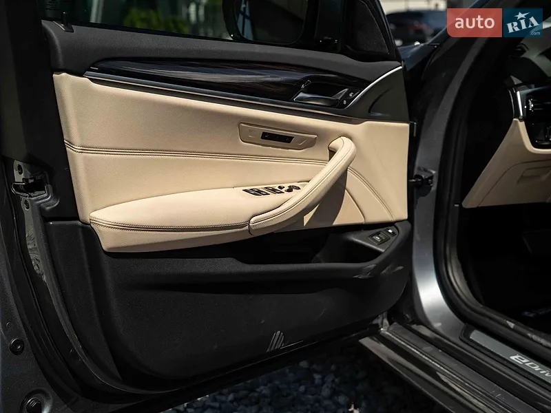 BMW 5 Series 2019 VIN WBAJA9C50KB392639 фото оголошення 38 з 81
