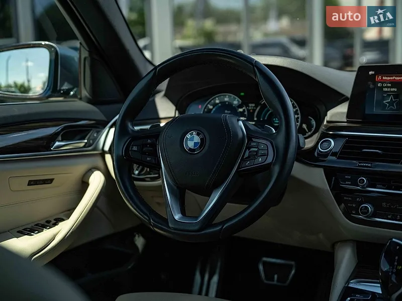 BMW 5 Series 2019 VIN WBAJA9C50KB392639 фото оголошення 26 з 81