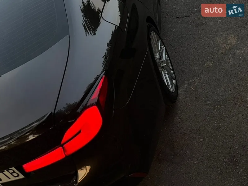 BMW 5 Series 2019 VIN WBAJE7C55KWW25433 фото оголошення 7 з 68