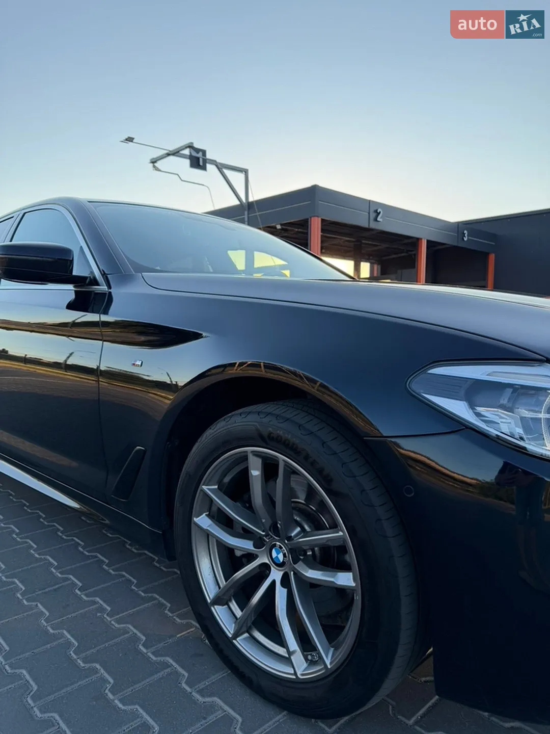 2017 BMW 5er - мініатюра 2