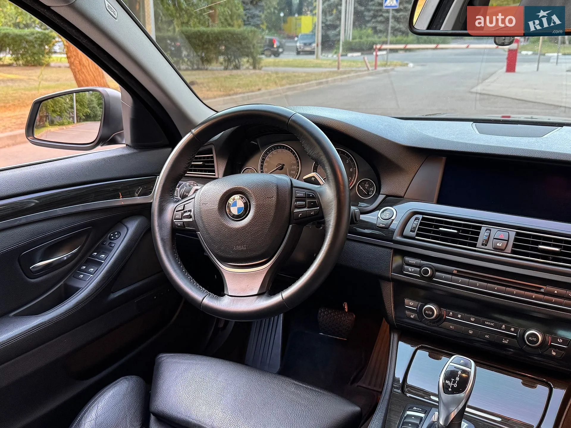 2012 BMW 5er - мініатюра 18