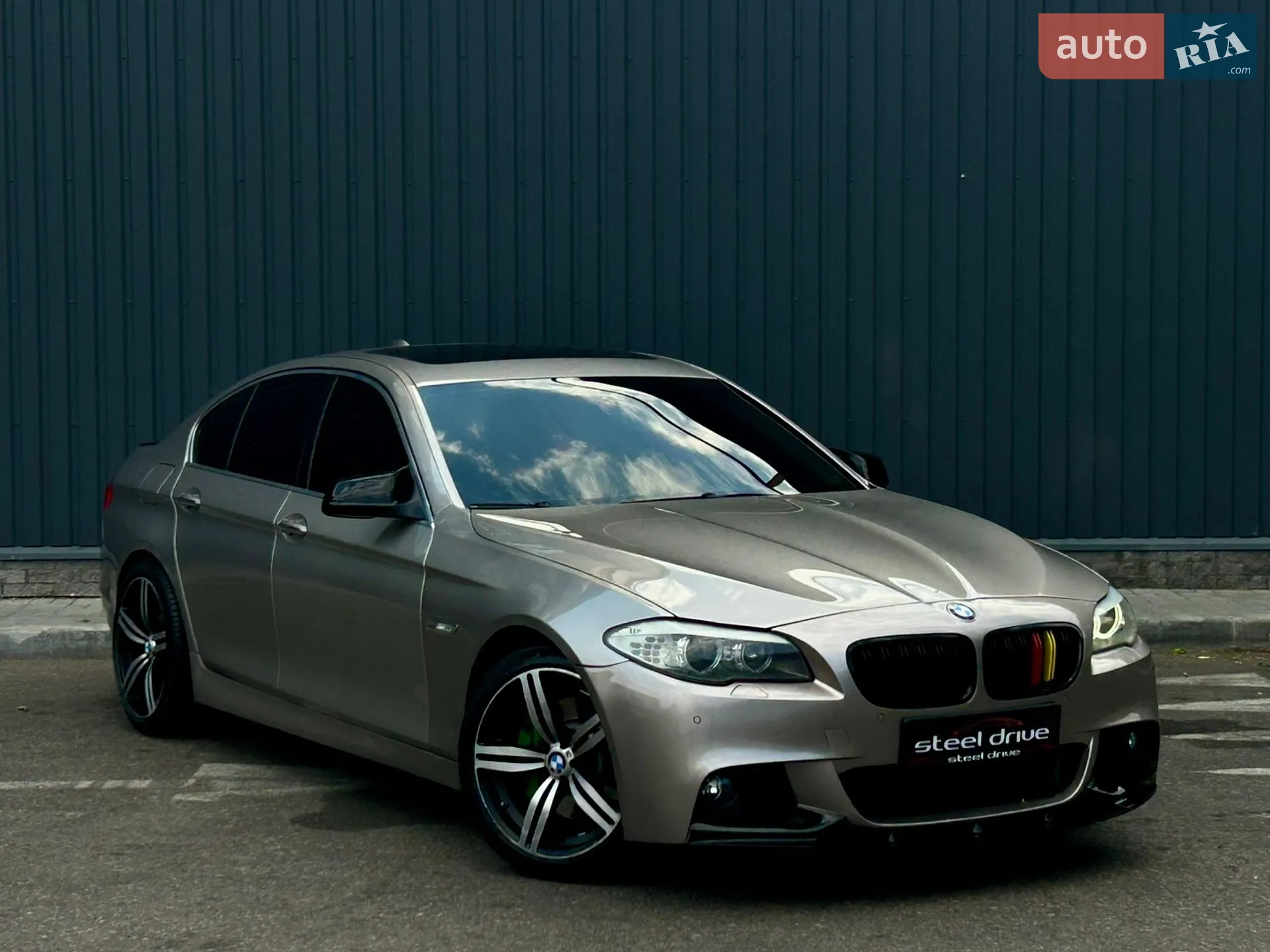 2011 BMW 5er - мініатюра 2