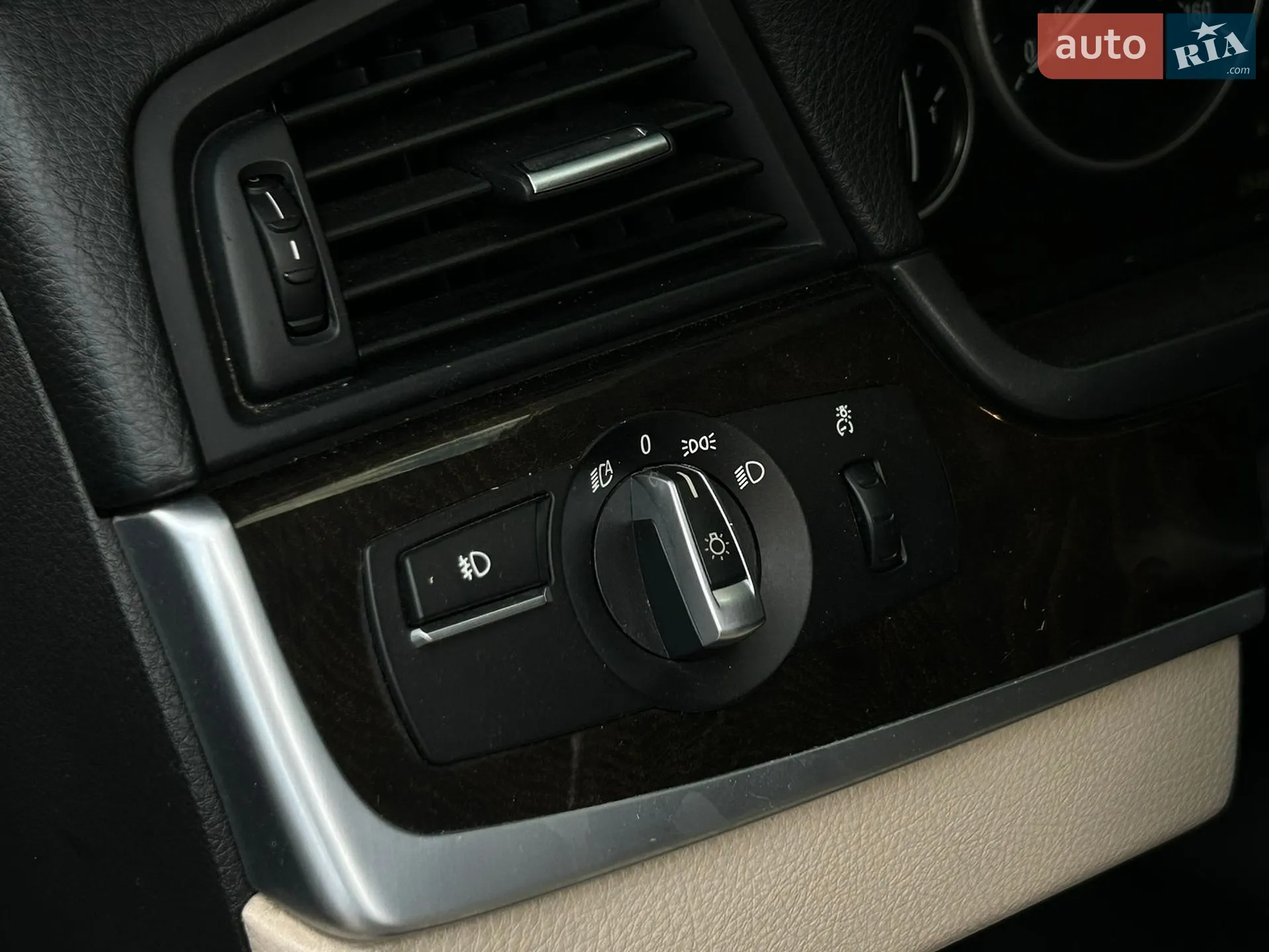 2011 BMW 5er - мініатюра 17