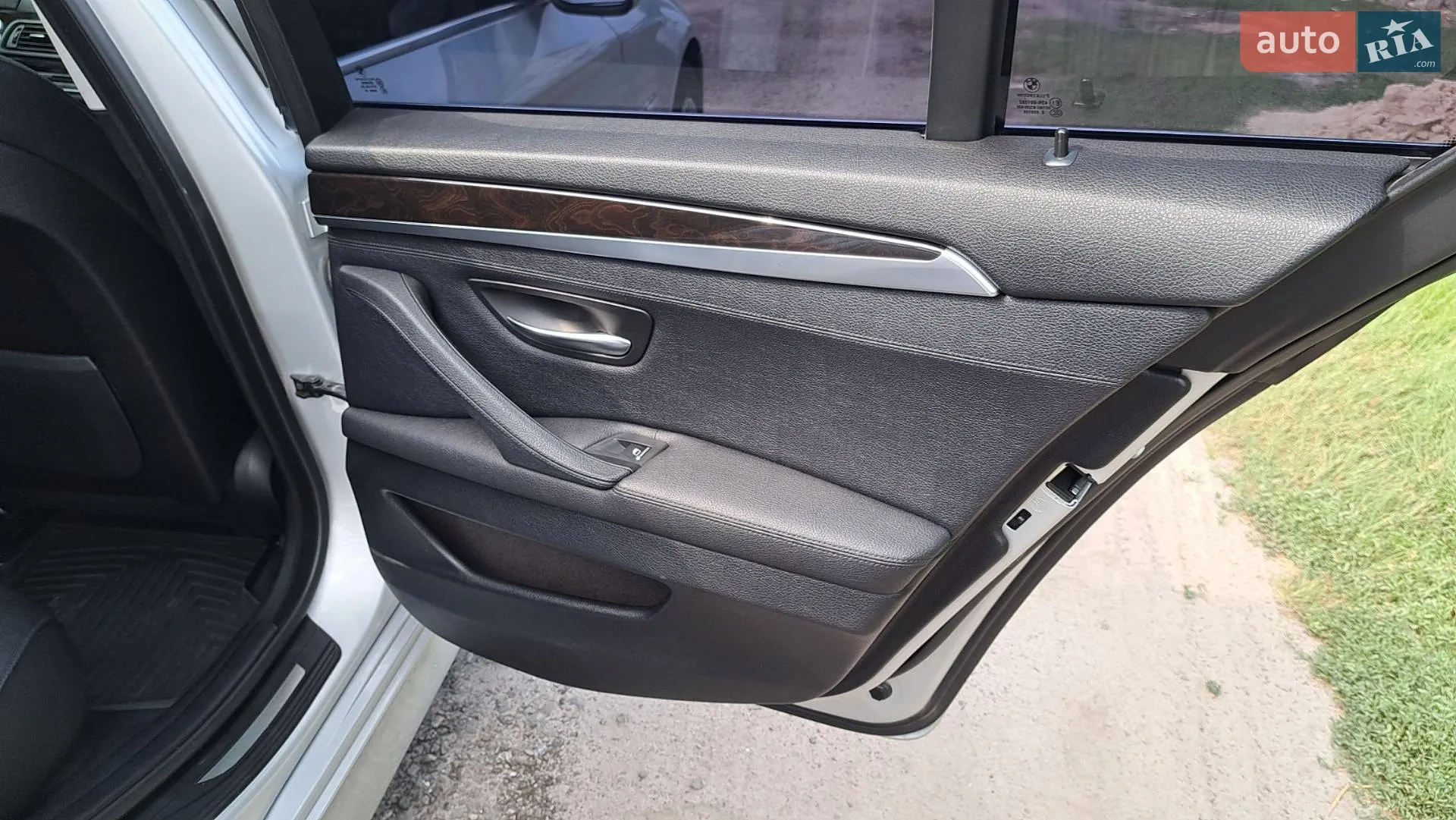 2011 BMW 5er - мініатюра 17