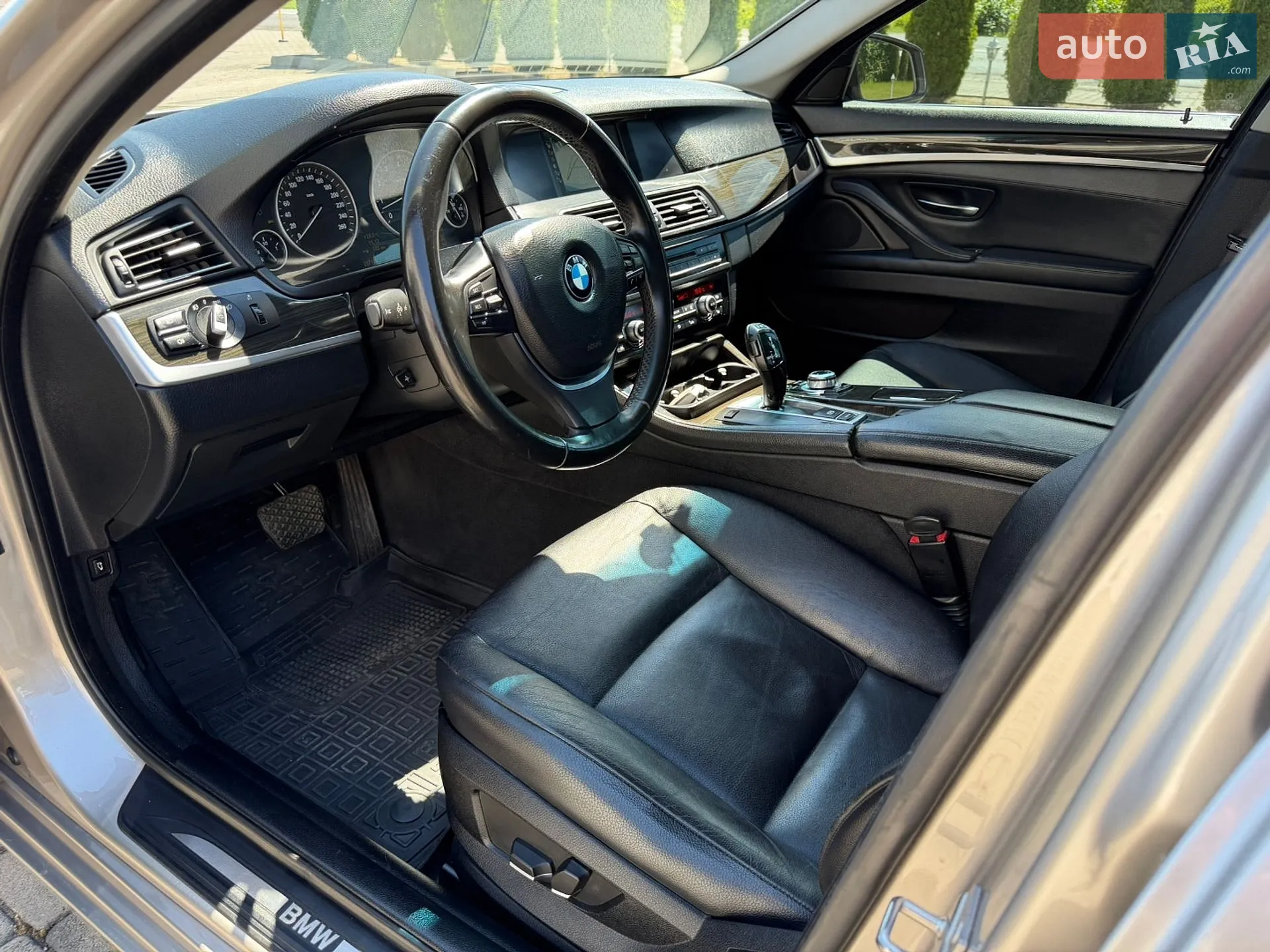 2010 BMW 5er - мініатюра 16