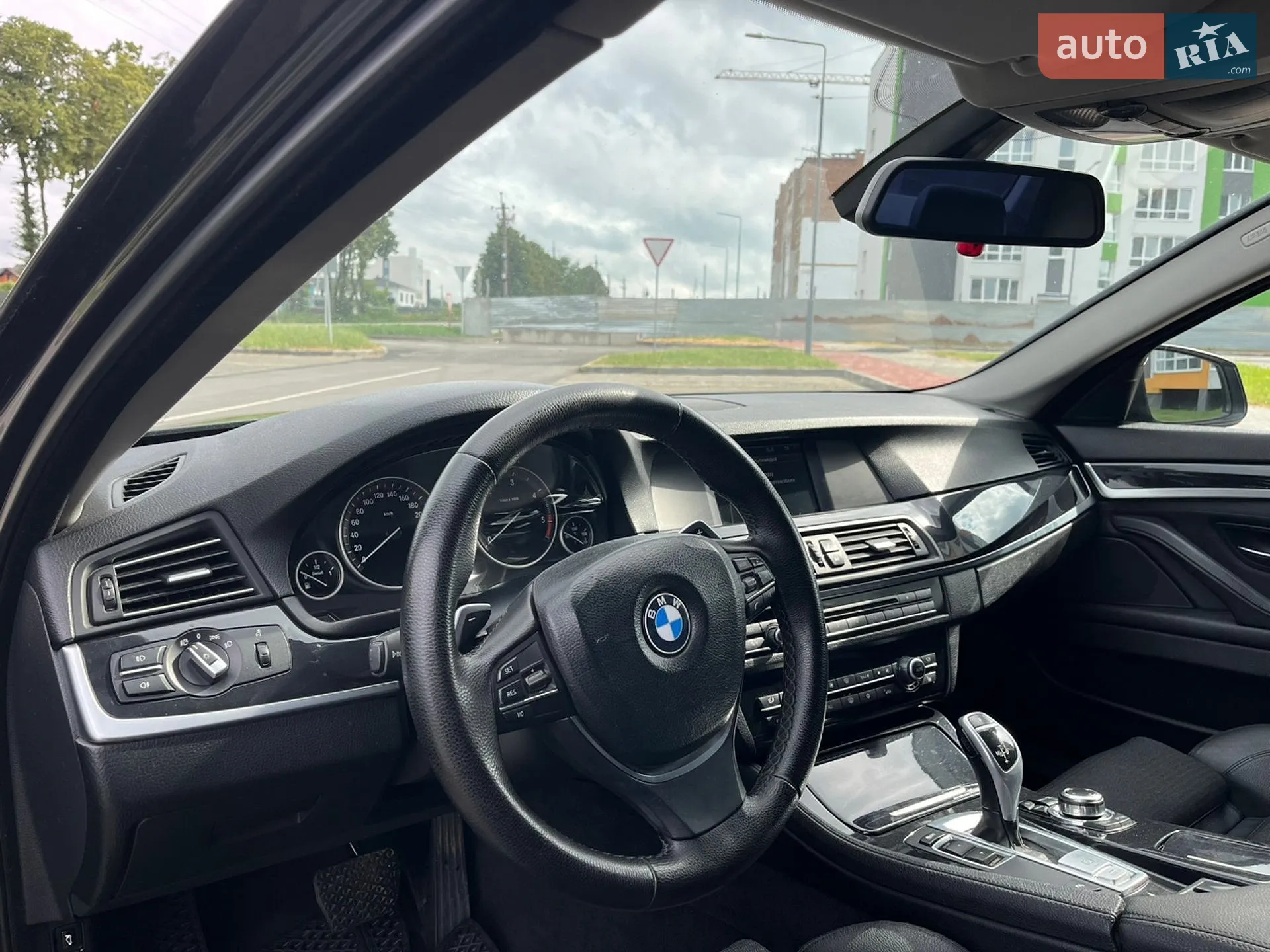2011 BMW 5er - мініатюра 21