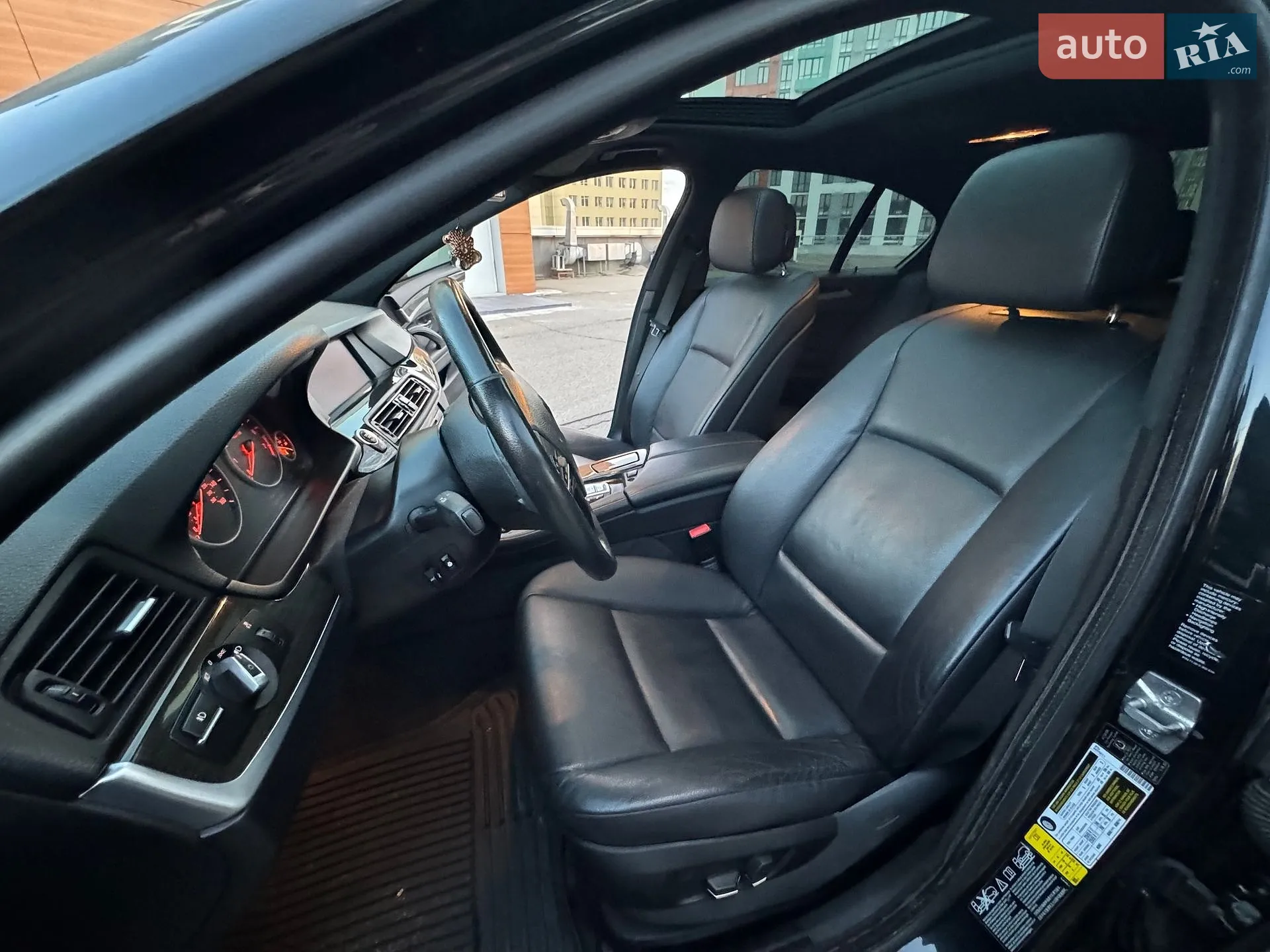 2011 BMW 5er - мініатюра 8