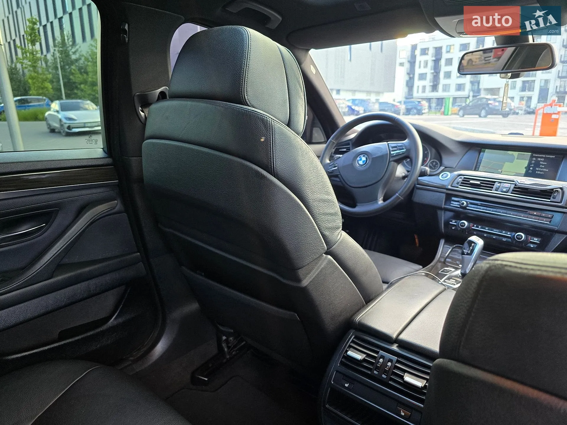 2010 BMW 5er - мініатюра 26