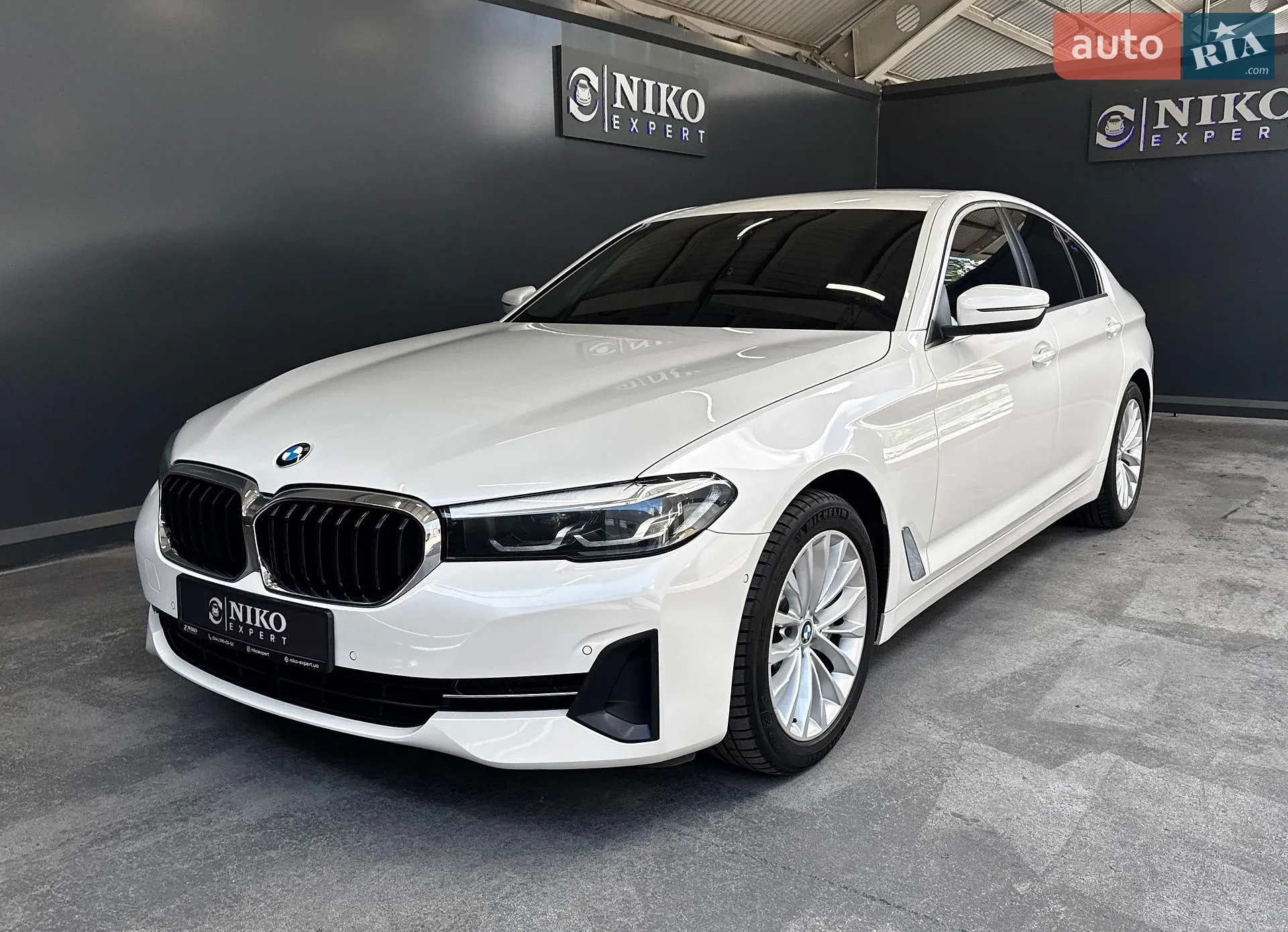 2021 BMW 5er - мініатюра 3