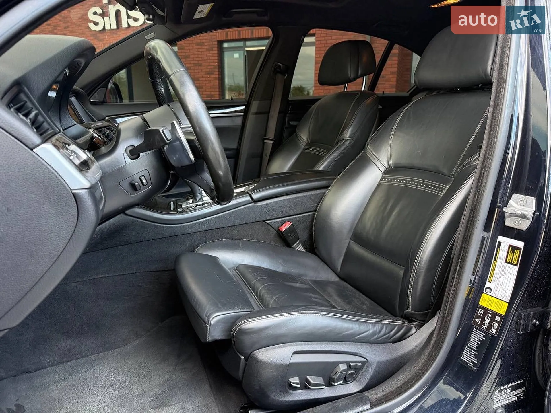 2016 BMW 5er - мініатюра 23