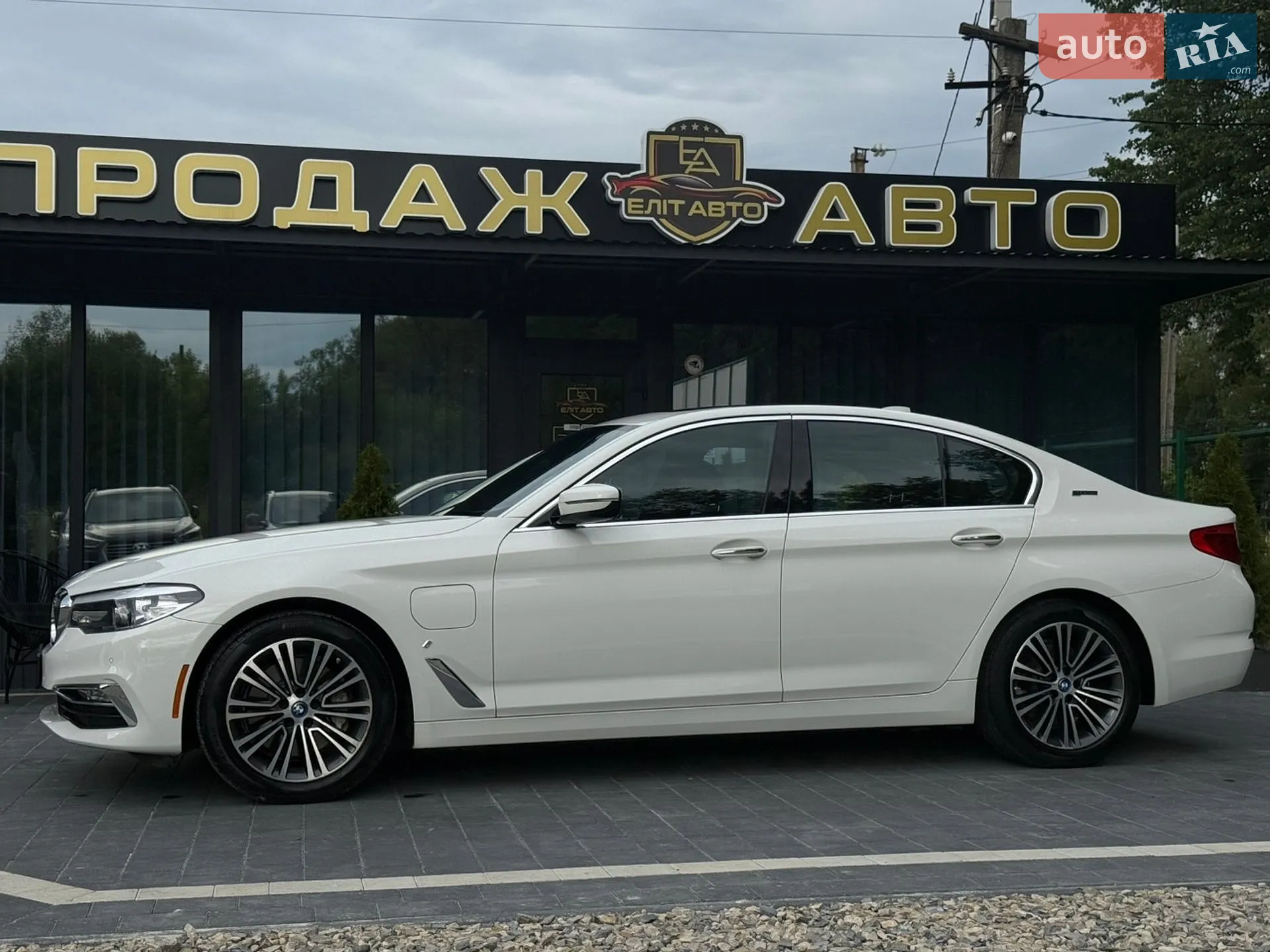2018 BMW 5er - мініатюра 2