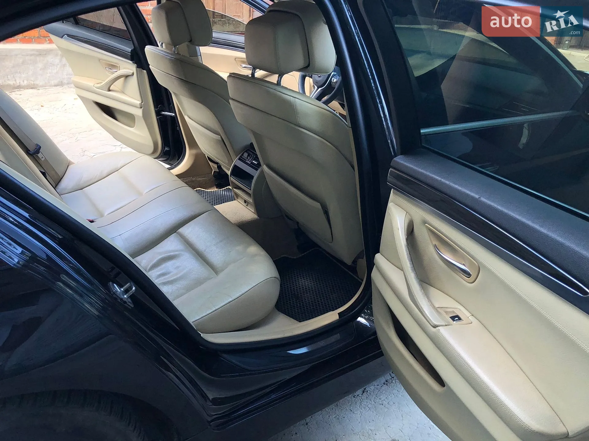 2011 BMW 5er - мініатюра 11