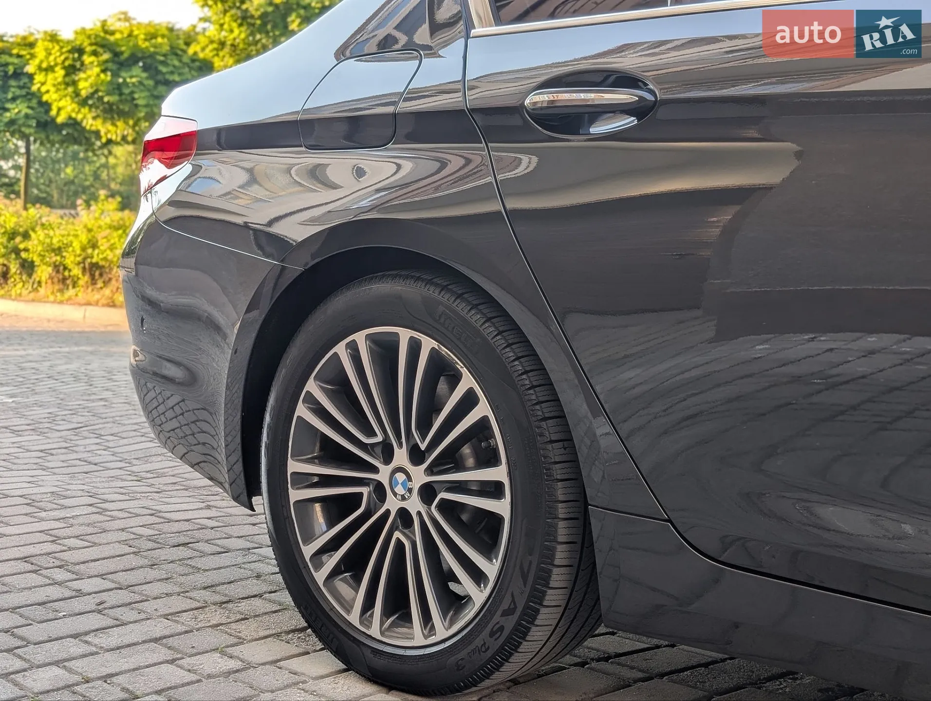 BMW 5 Series 2017 VIN WBAJA5C35HG894016 фото оголошення 17 з 86