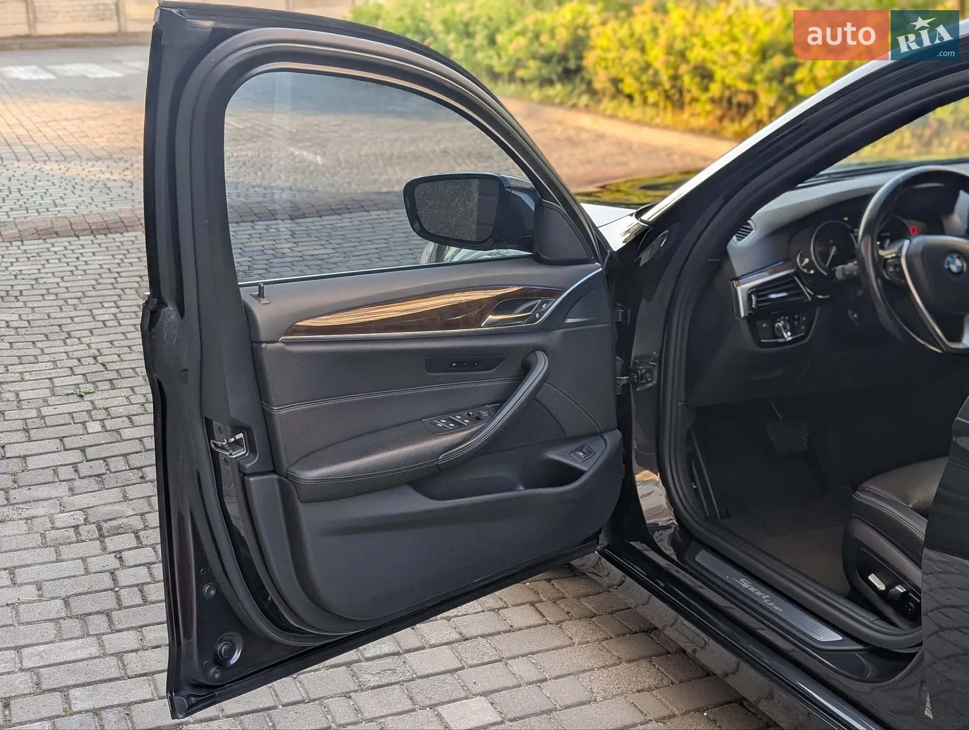 BMW 5 Series 2017 VIN WBAJA5C35HG894016 фото оголошення 34 з 86