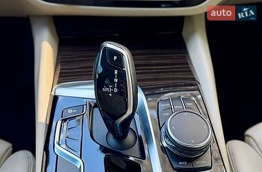 Седан BMW 5 Series 2017 в Львове
