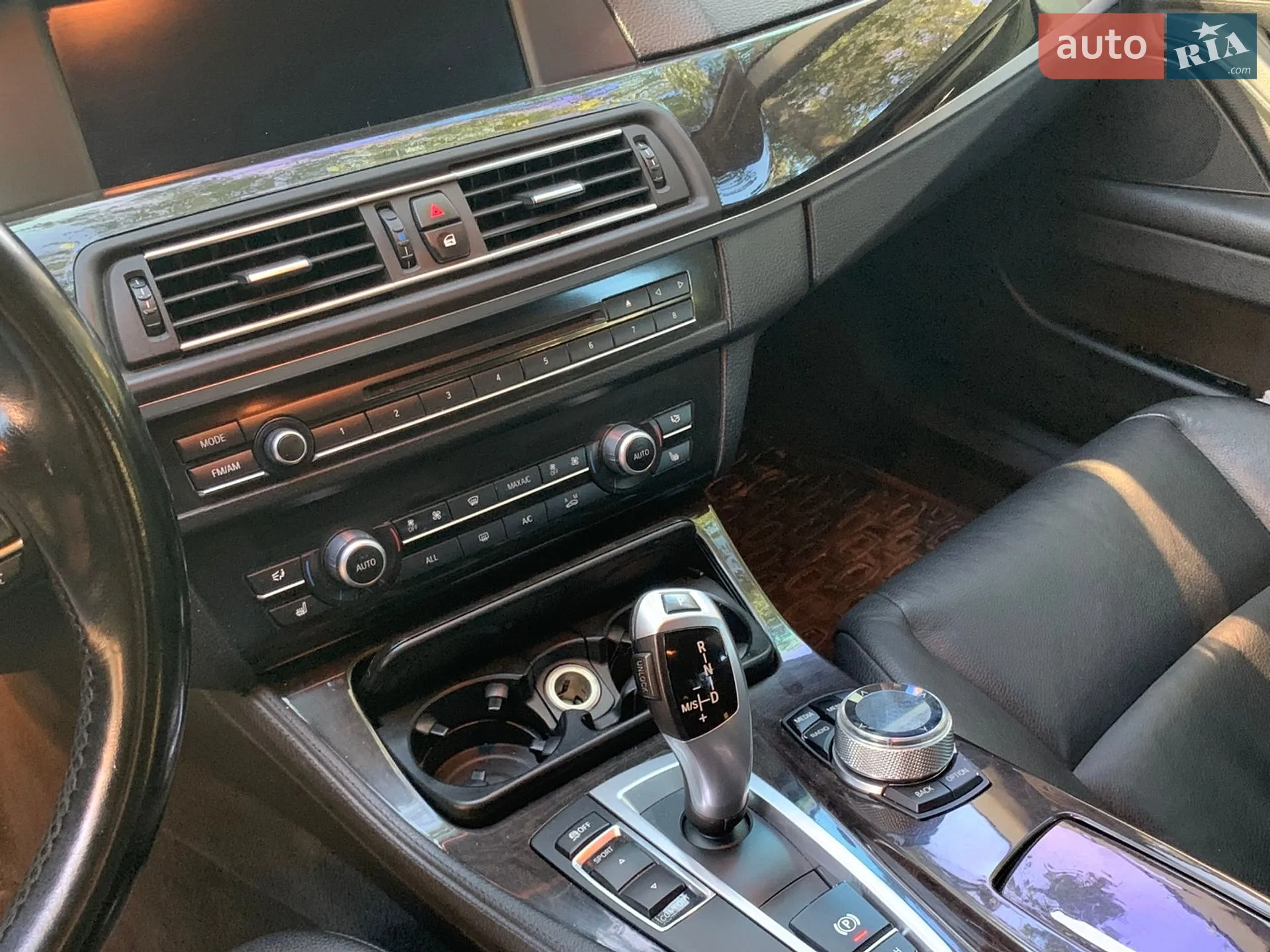2012 BMW 5er - мініатюра 10