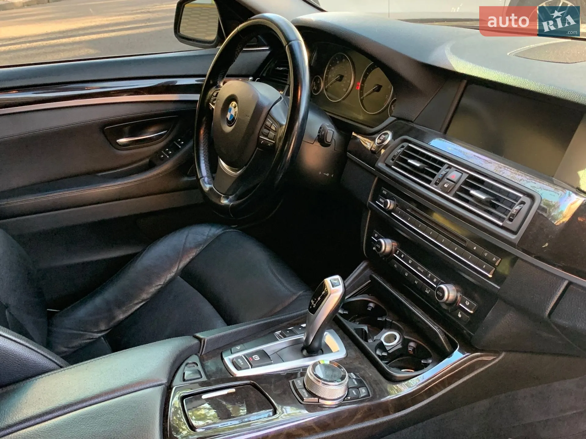 2012 BMW 5er - мініатюра 12