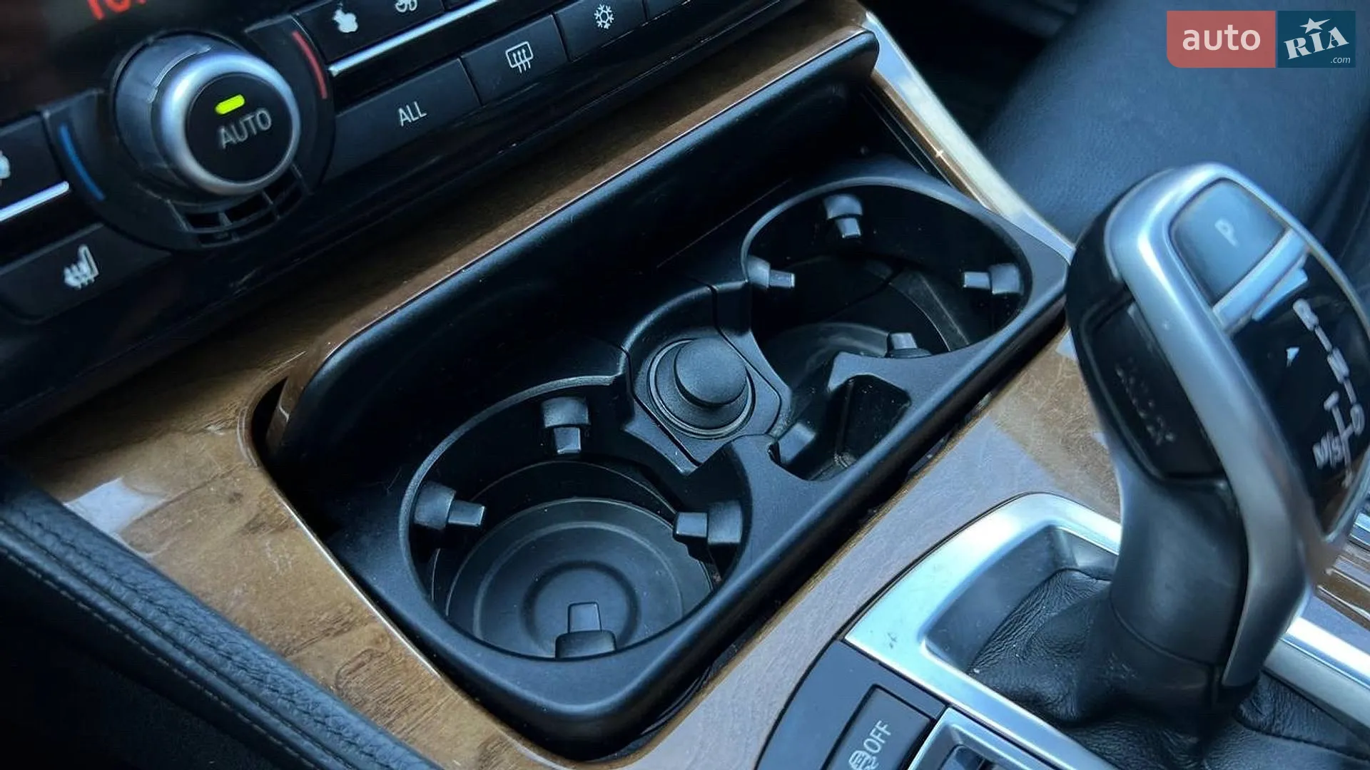 2011 BMW 5er - мініатюра 21
