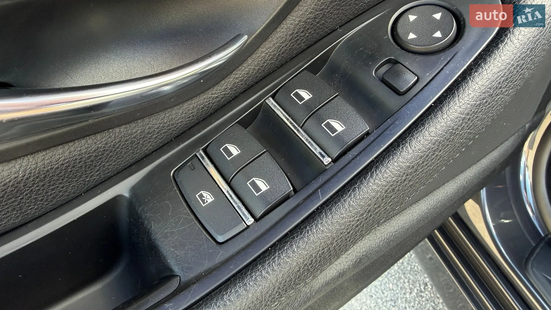 2012 BMW 5er - мініатюра 22