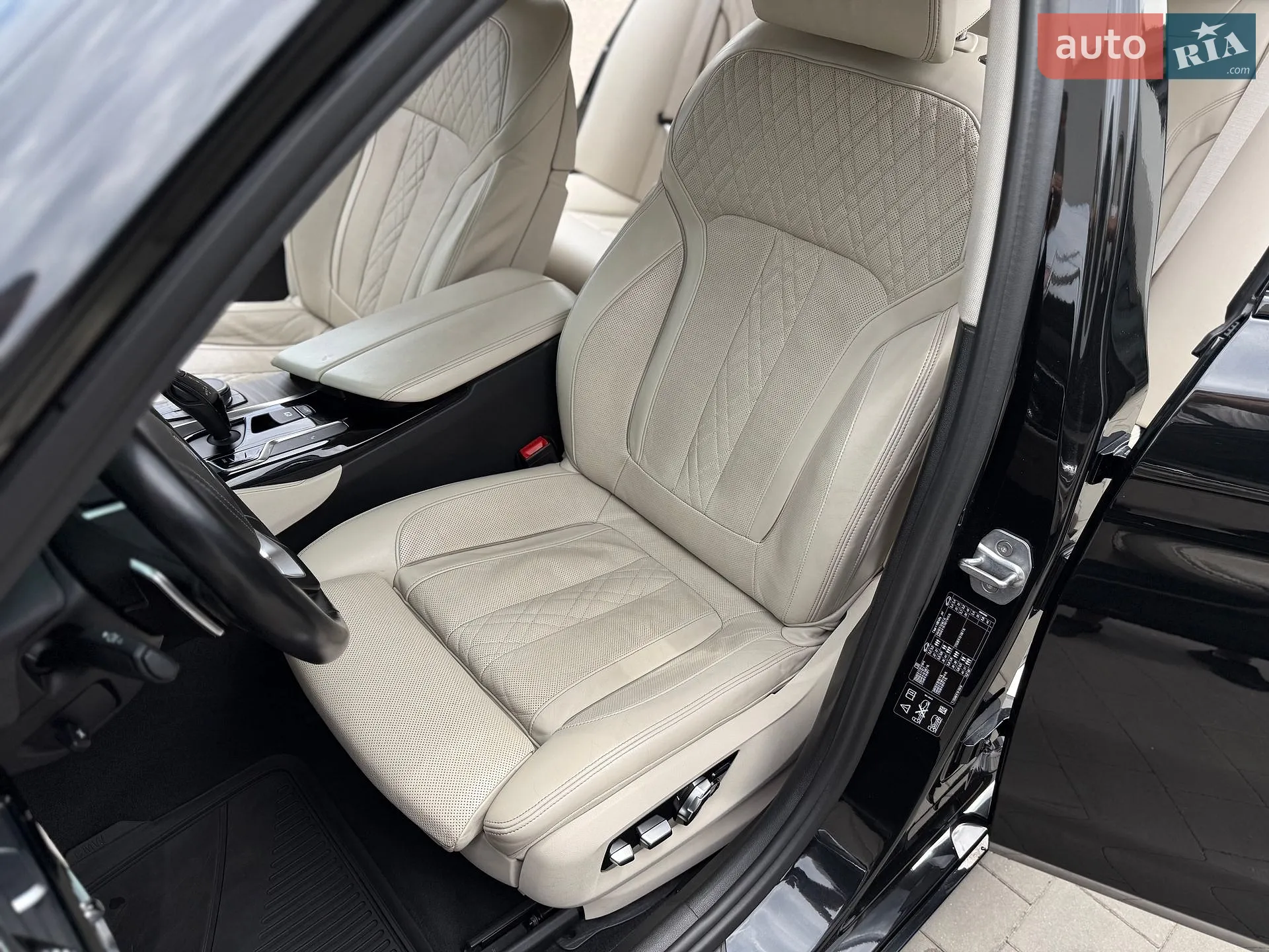 2017 BMW 5er - мініатюра 16