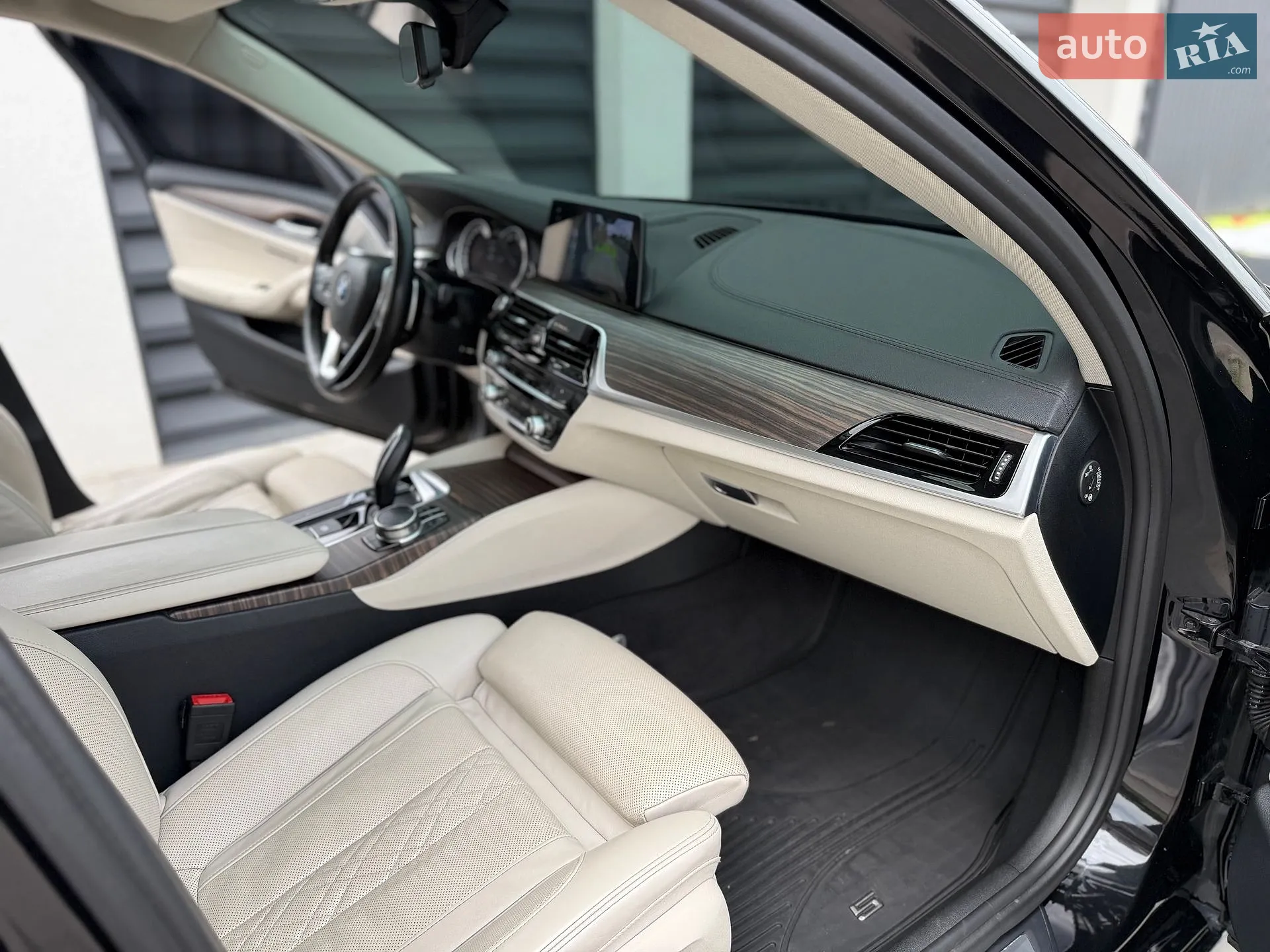 2017 BMW 5er - мініатюра 27