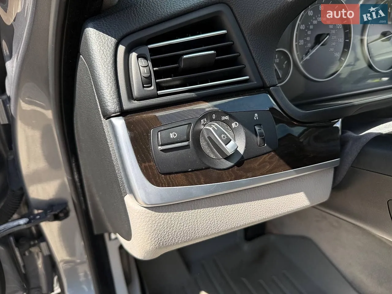 2012 BMW 5er - мініатюра 16