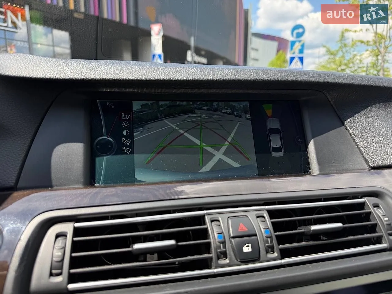 2012 BMW 5er - мініатюра 21
