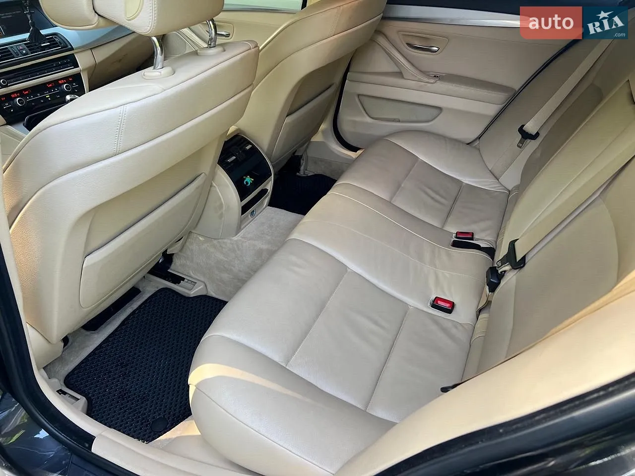 2010 BMW 5er - мініатюра 9