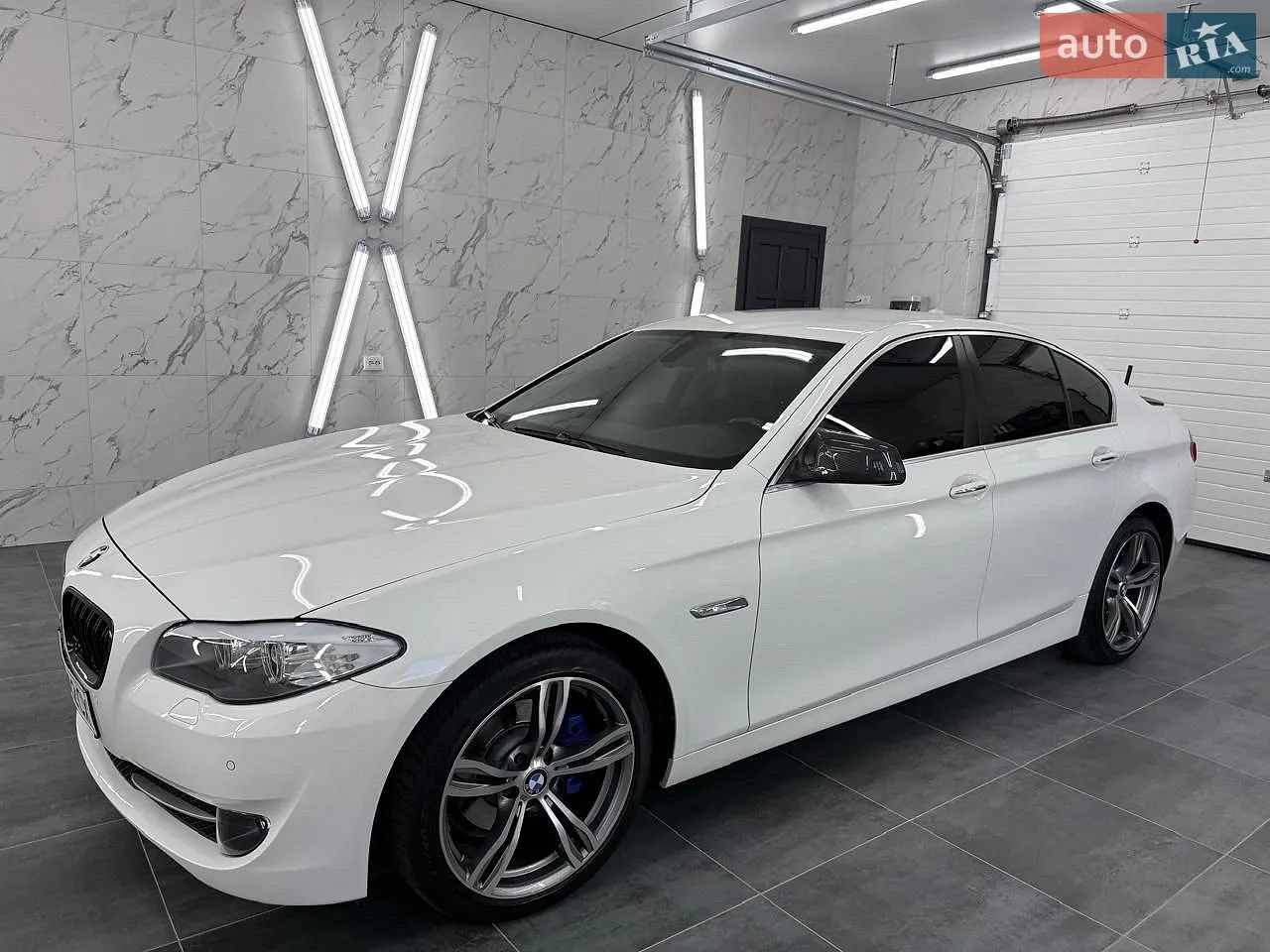 2012 BMW 5er - мініатюра 2