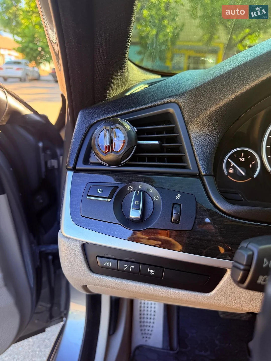 2012 BMW 5er - мініатюра 21