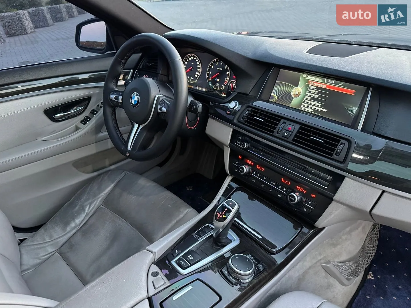 2012 BMW 5er - мініатюра 21