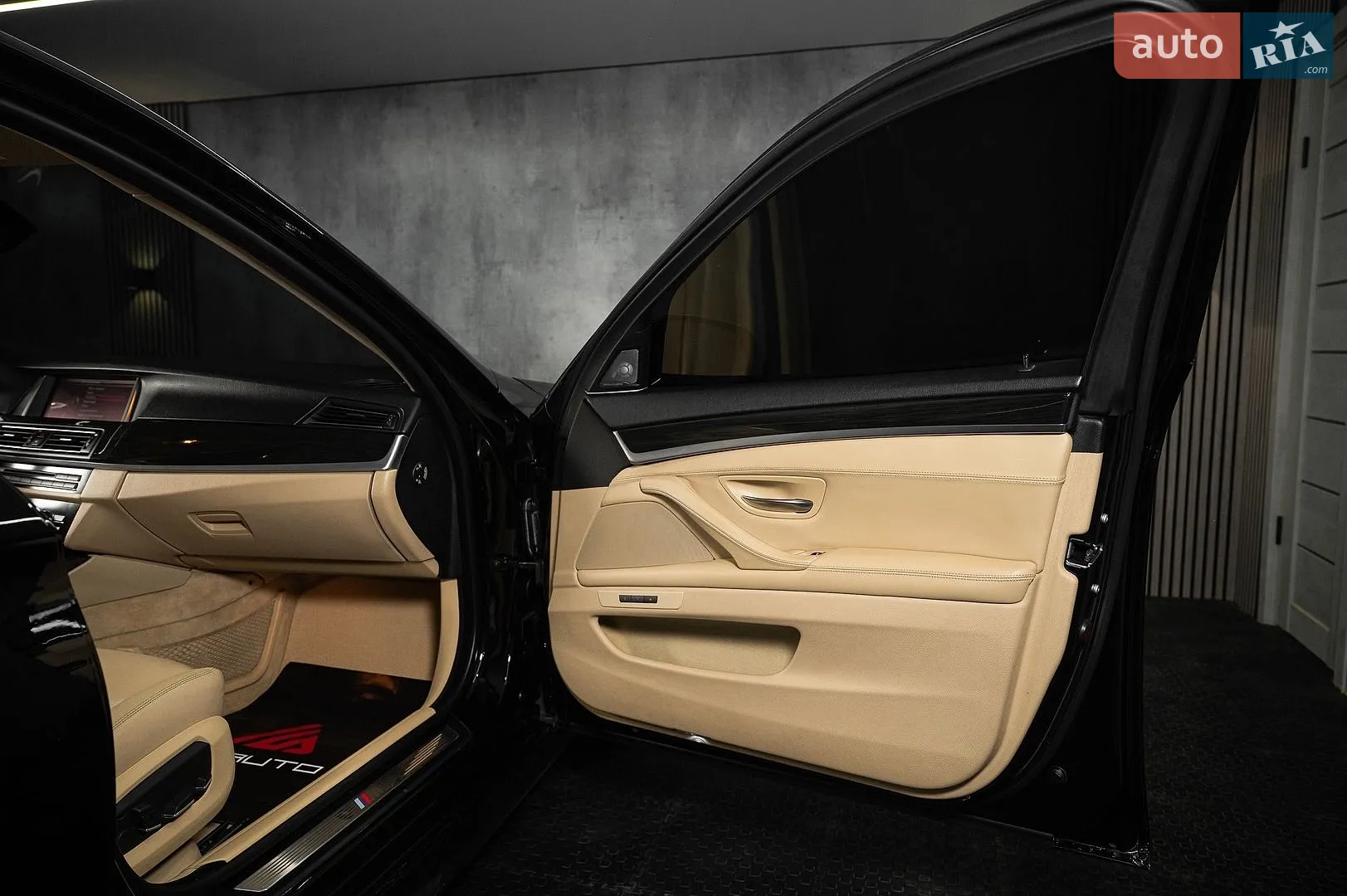 2013 BMW 5er - мініатюра 22