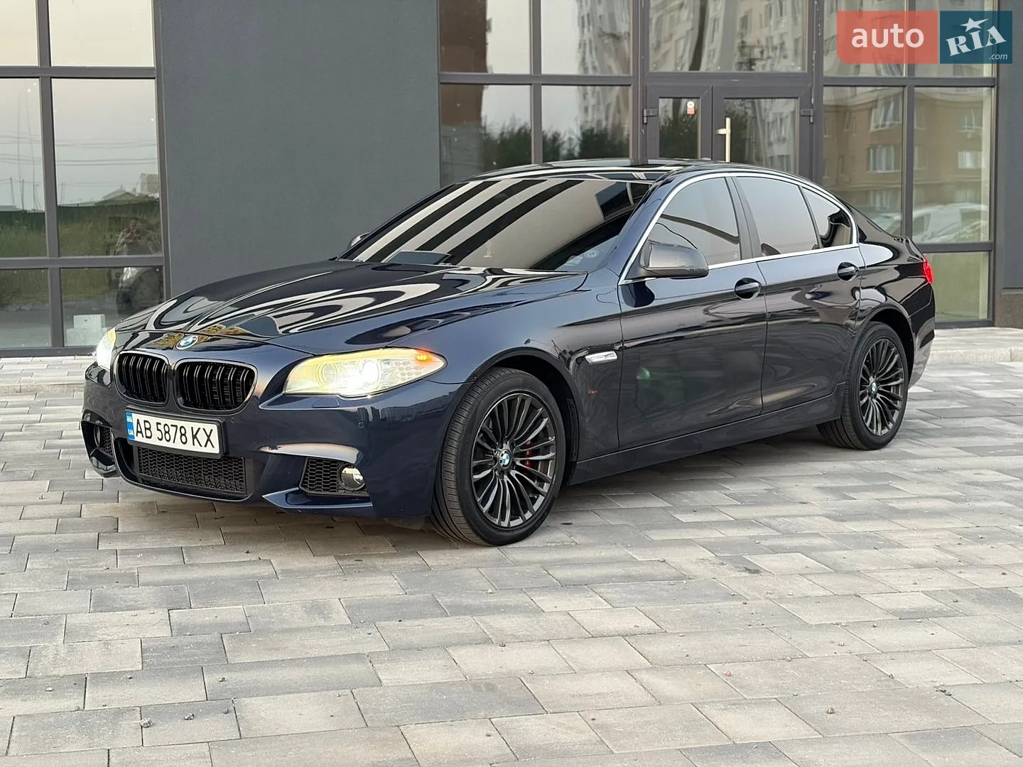 2011 BMW 5er - мініатюра 2